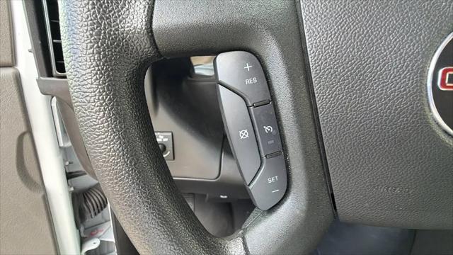 2025 GMC Savana Passenger RWD 3500 Extended Wheelbase LT