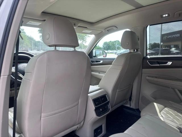 2024 Volkswagen Atlas 2.0T SEL Premium R-Line