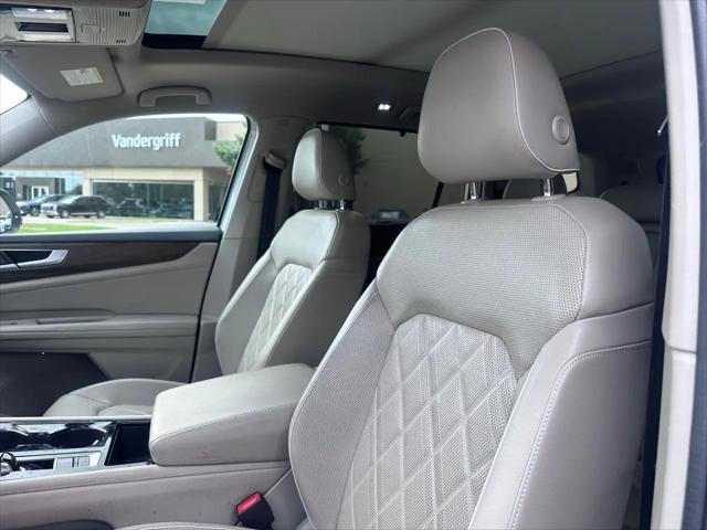 2024 Volkswagen Atlas 2.0T SEL Premium R-Line
