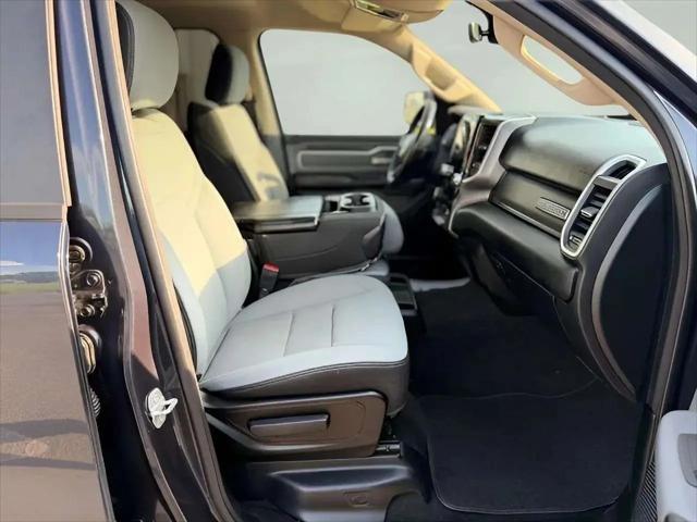 2020 Ram 1500 Big Horn Crew Cab 4x4 6'4" Box