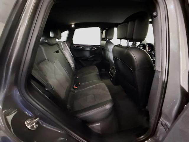 2018 Porsche Macan Macan