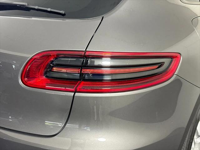 2018 Porsche Macan Macan