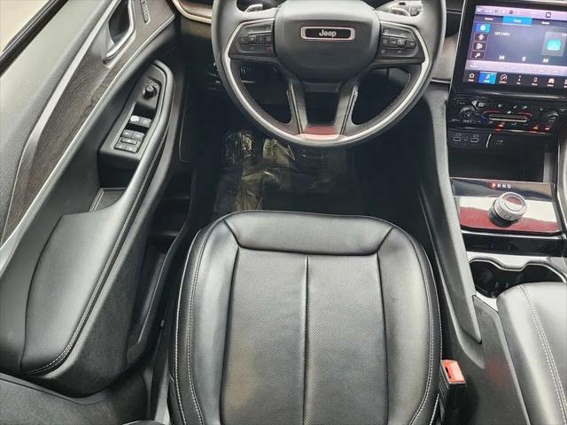 2023 Jeep Grand Cherokee L Limited 4x2