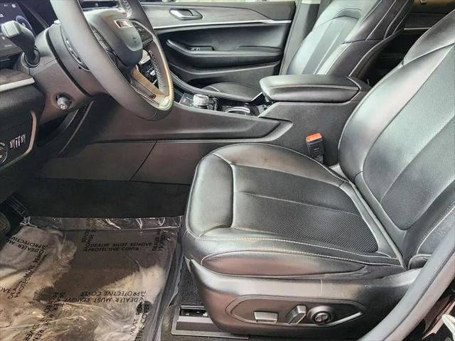 2023 Jeep Grand Cherokee L Limited 4x2