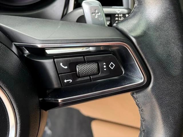 2022 Porsche Macan Macan