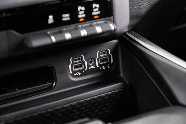 2022 Ram 1500 Big Horn Crew Cab 4x4 5'7" Box