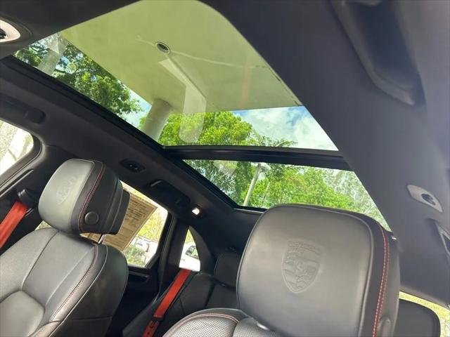2023 Porsche Macan T