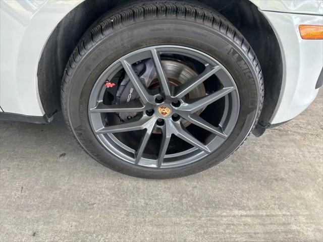 2023 Porsche Macan T