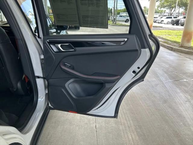 2023 Porsche Macan T