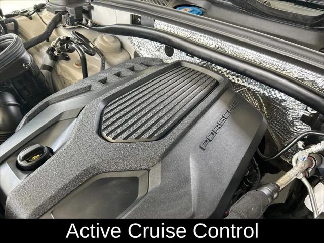 2023 Porsche Macan T