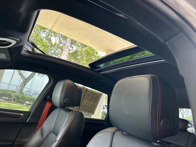 2023 Porsche Macan T