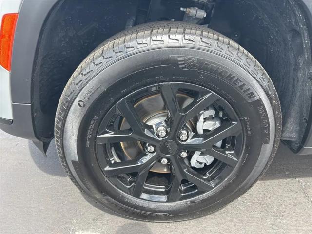 2025 Jeep Grand Cherokee L Altitude X 4x2