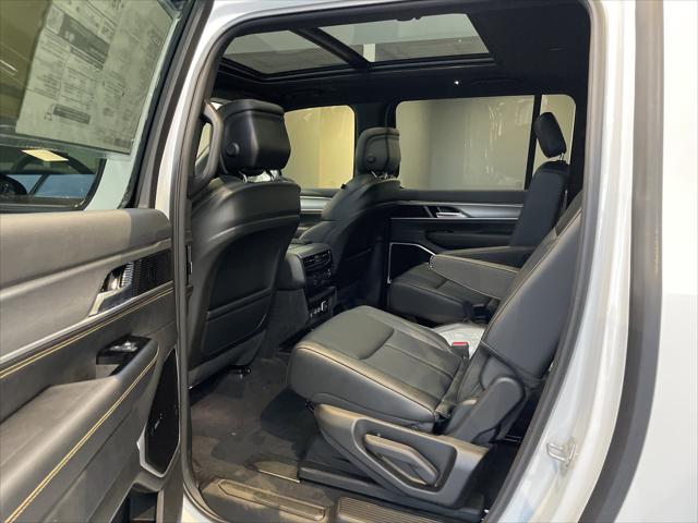 2026 Jeep Grand Wagoneer L 4x4
