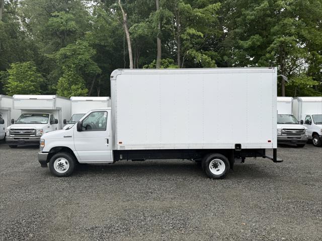 2027 Ford E-Series Cutaway Box Dry Freight