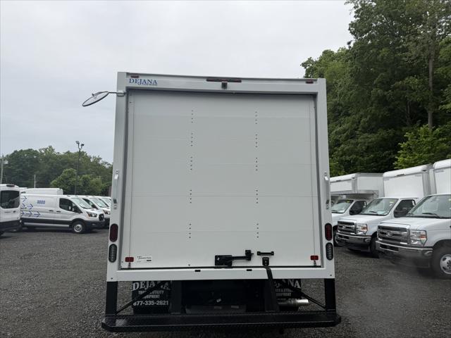 2027 Ford E-Series Cutaway Box Dry Freight