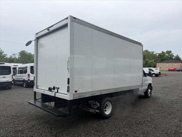 2027 Ford E-Series Cutaway Box Dry Freight