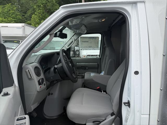 2027 Ford E-Series Cutaway Box Dry Freight