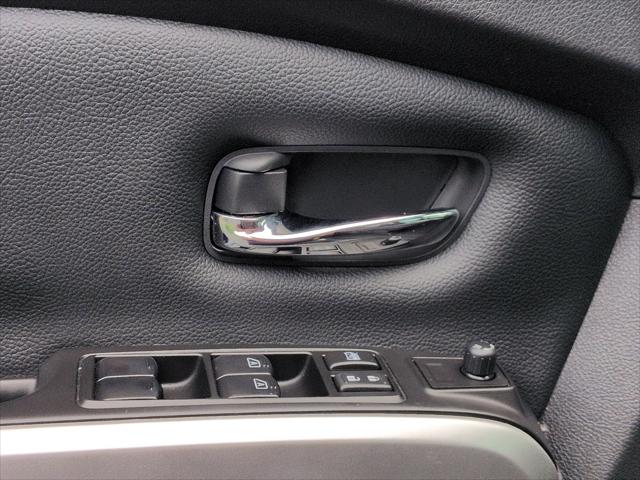 2024 Nissan Titan Crew Cab SV 4x4