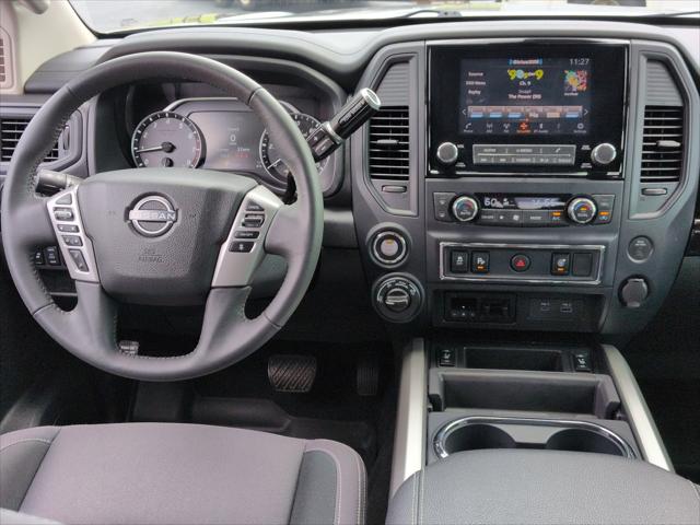 2024 Nissan Titan Crew Cab SV 4x4