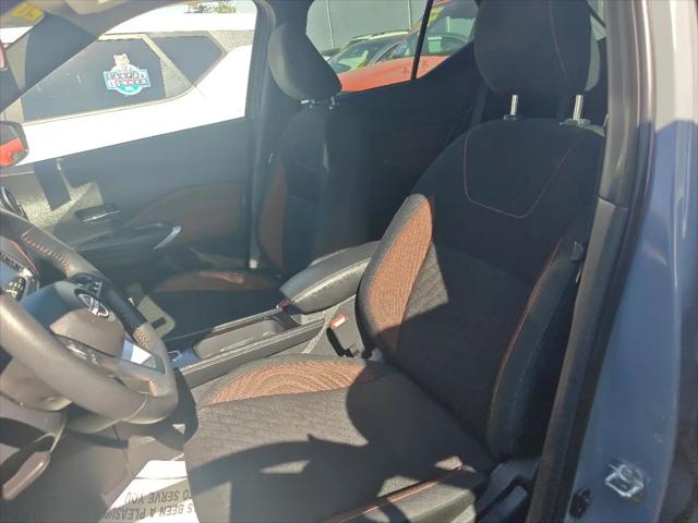 2024 Nissan Kicks SR Xtronic CVT