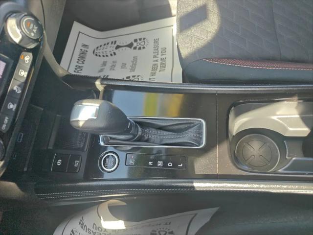 2024 Nissan Kicks SR Xtronic CVT