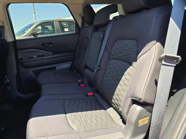 2025 Nissan Pathfinder SV 4WD