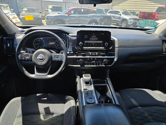 2025 Nissan Pathfinder SV 4WD
