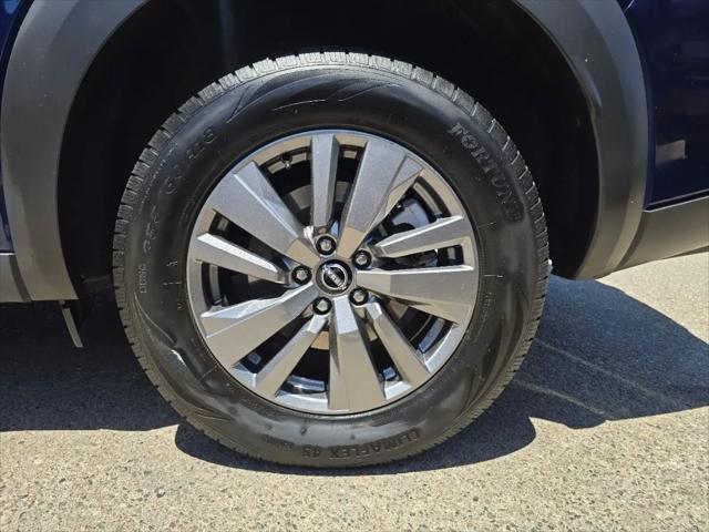 2025 Nissan Pathfinder SV 4WD