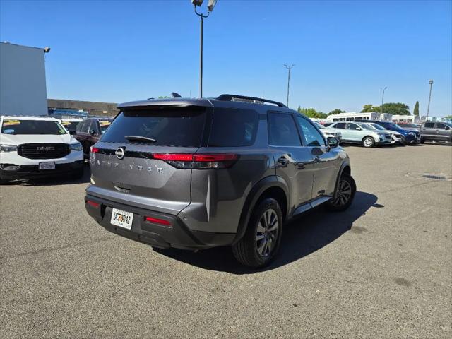 2025 Nissan Pathfinder SV FWD