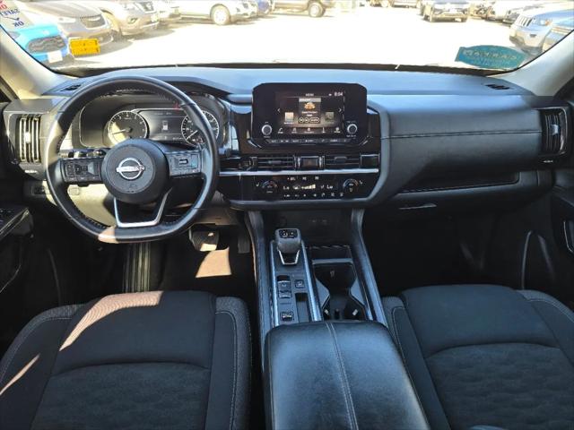 2025 Nissan Pathfinder SV FWD