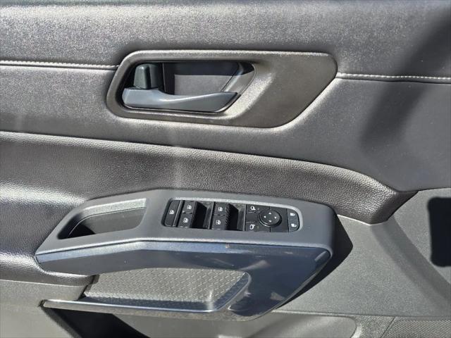 2025 Nissan Pathfinder SV FWD