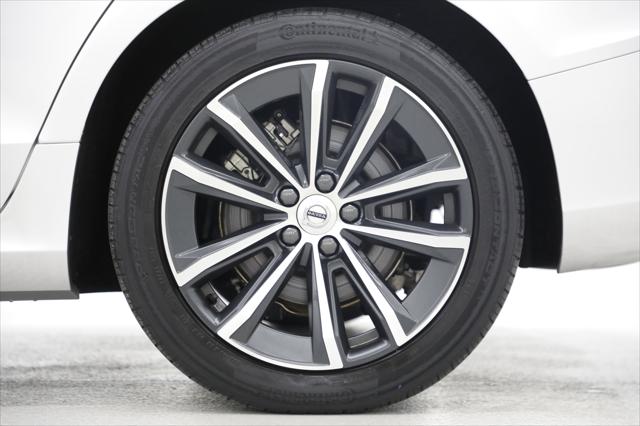 2022 Volvo S60 B5 Momentum