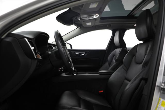 2022 Volvo S60 B5 Momentum