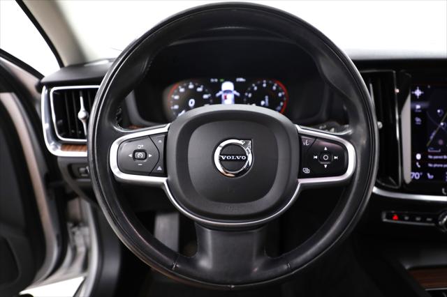 2022 Volvo S60 B5 Momentum