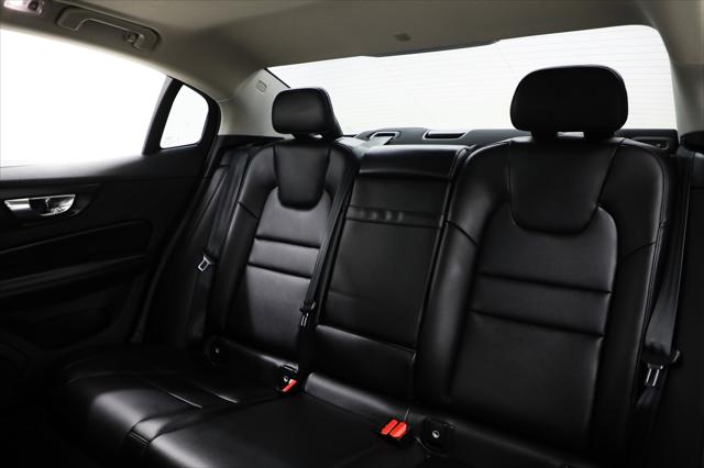2022 Volvo S60 B5 Momentum