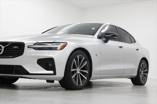 2022 Volvo S60 B5 Momentum