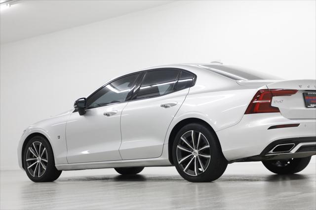 2022 Volvo S60 B5 Momentum