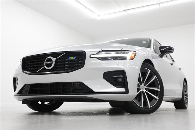 2022 Volvo S60 B5 Momentum