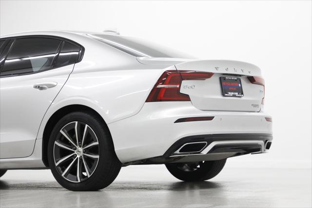 2022 Volvo S60 B5 Momentum