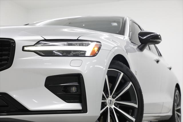 2022 Volvo S60 B5 Momentum