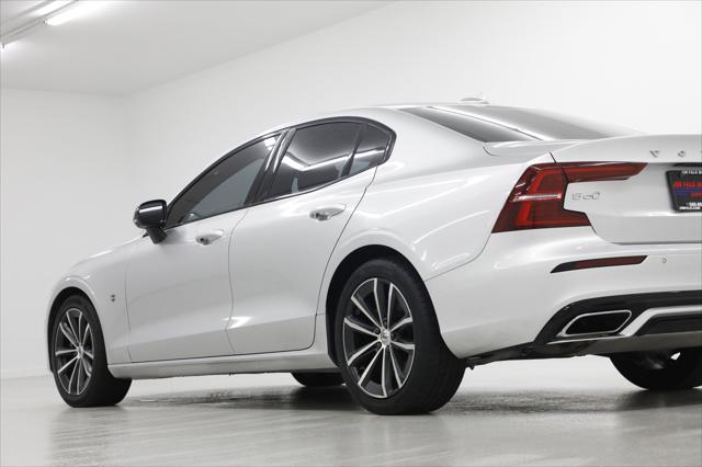 2022 Volvo S60 B5 Momentum