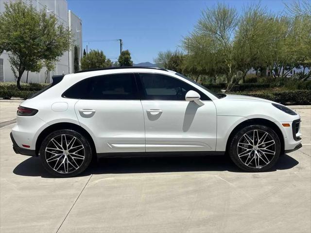2022 Porsche Macan Macan
