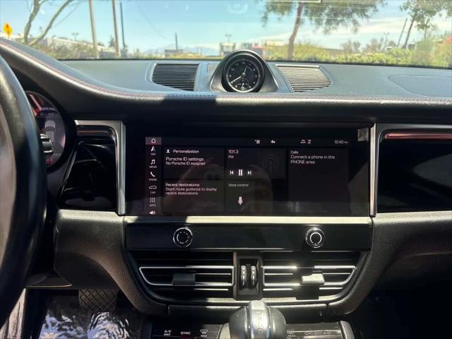 2022 Porsche Macan Macan