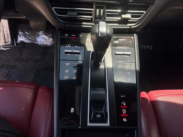 2022 Porsche Macan Macan