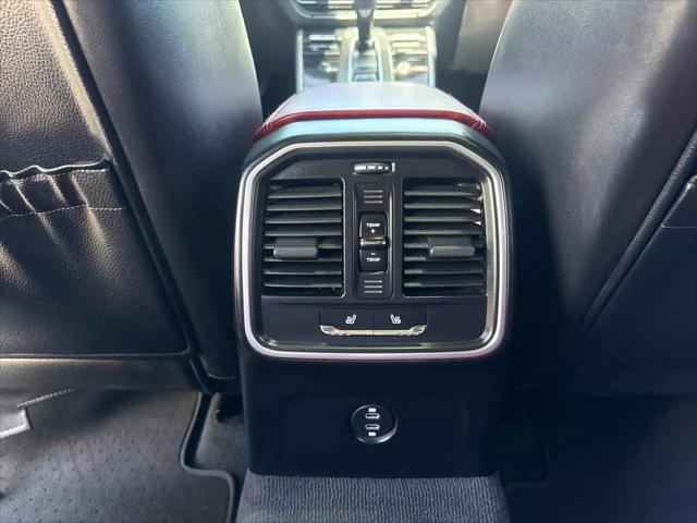 2022 Porsche Macan Macan