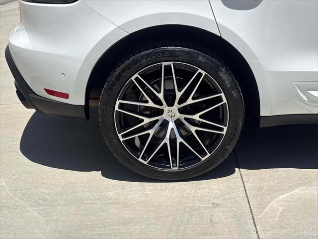 2022 Porsche Macan Macan
