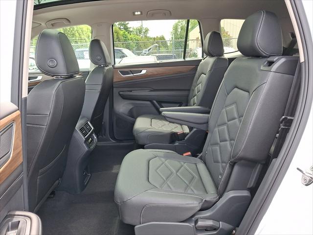 2026 Volkswagen Atlas SE with Technology