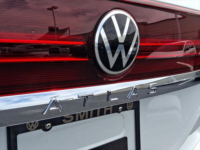 2026 Volkswagen Atlas SE with Technology