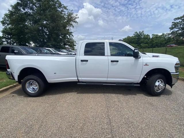 2026 Ram 3500 Tradesman Crew Cab 4x4 8' Box