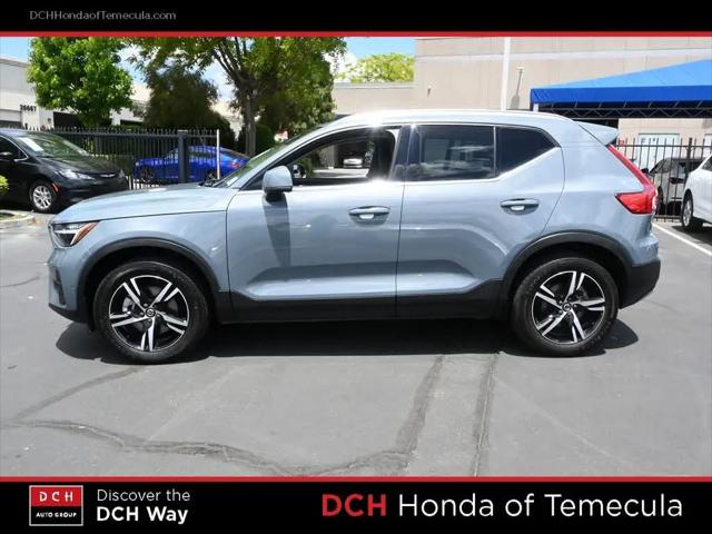 2023 Volvo XC40 B5 Plus Bright Theme